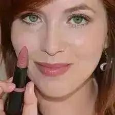 Essence Rouge À Lèvres Long Lasting Lipstick - Makushop